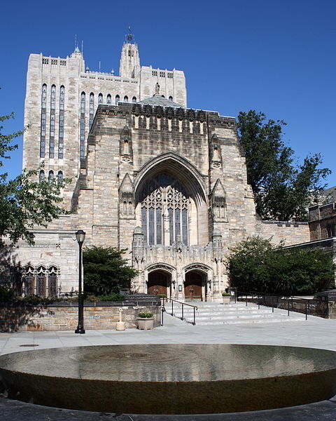 Yale-Sterling_Memorial_Library_2,_September_1,_2008.jpg
